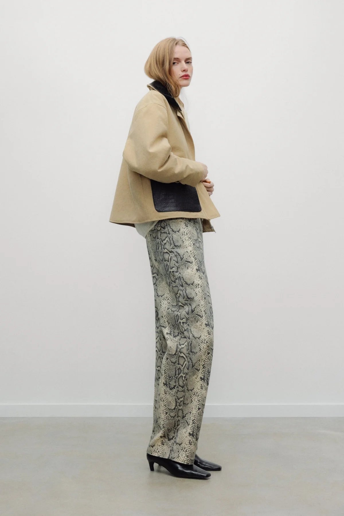 kalhoty denim barrel snake print