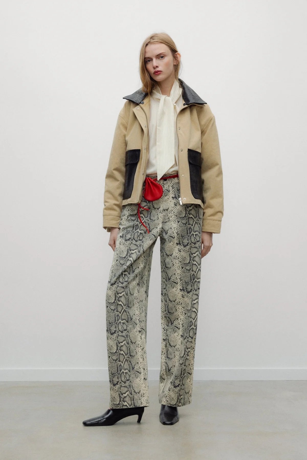 kalhoty denim barrel snake print
