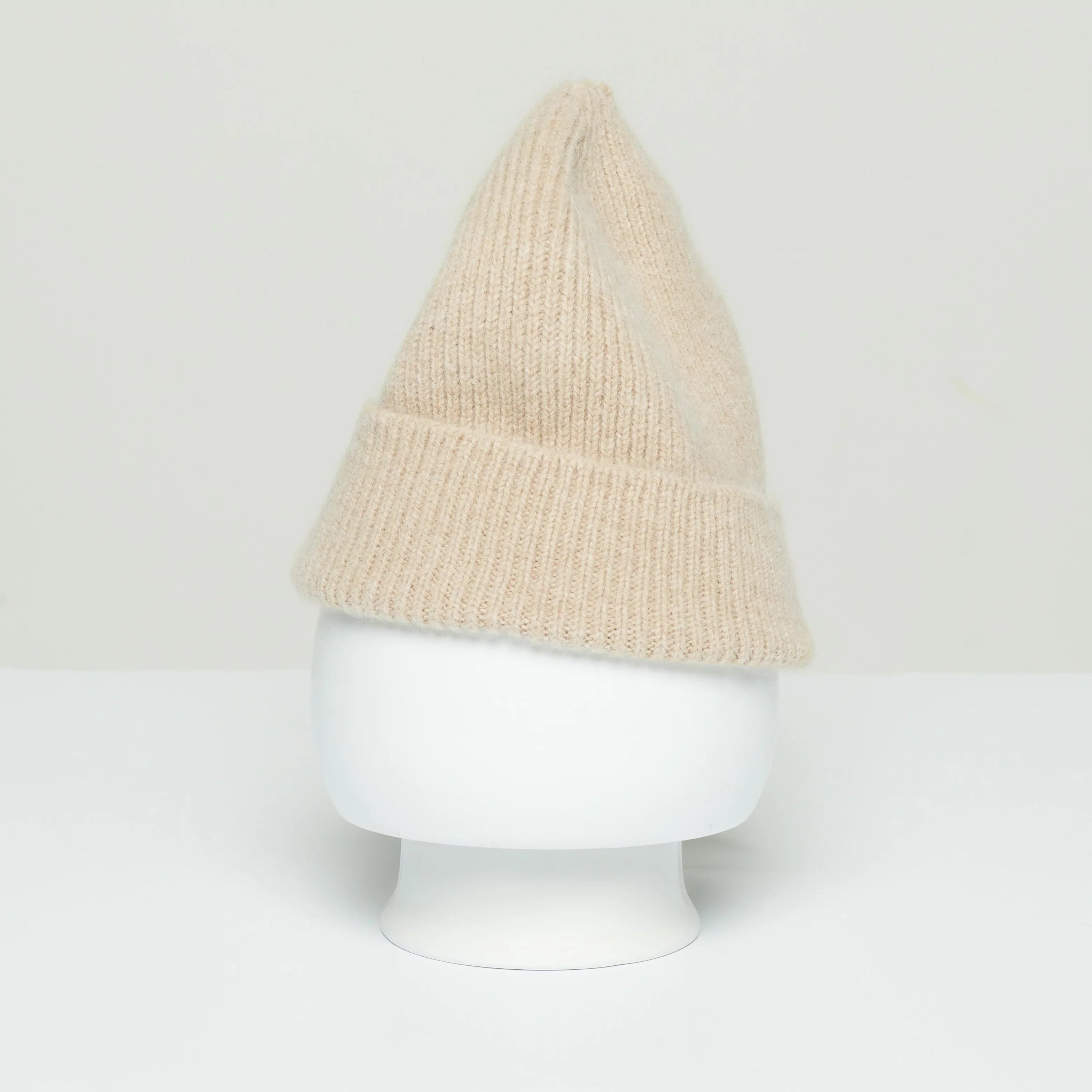 lambswool beanie sand 